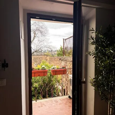 Your Etruscan Escape *